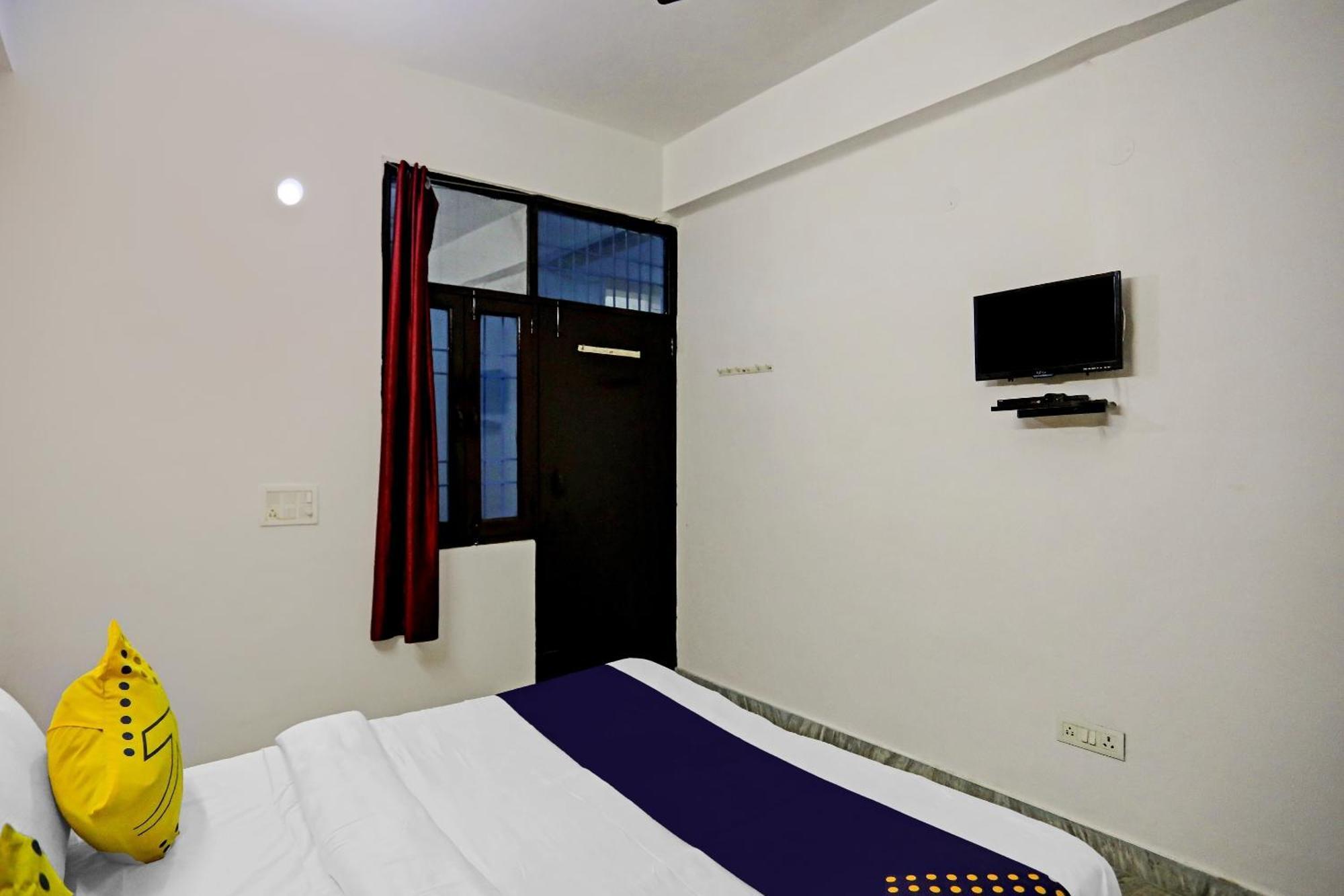 Spot On Raj Hotel Vip Near Worlds Of Wonder Kālkāji Devi 外观 照片