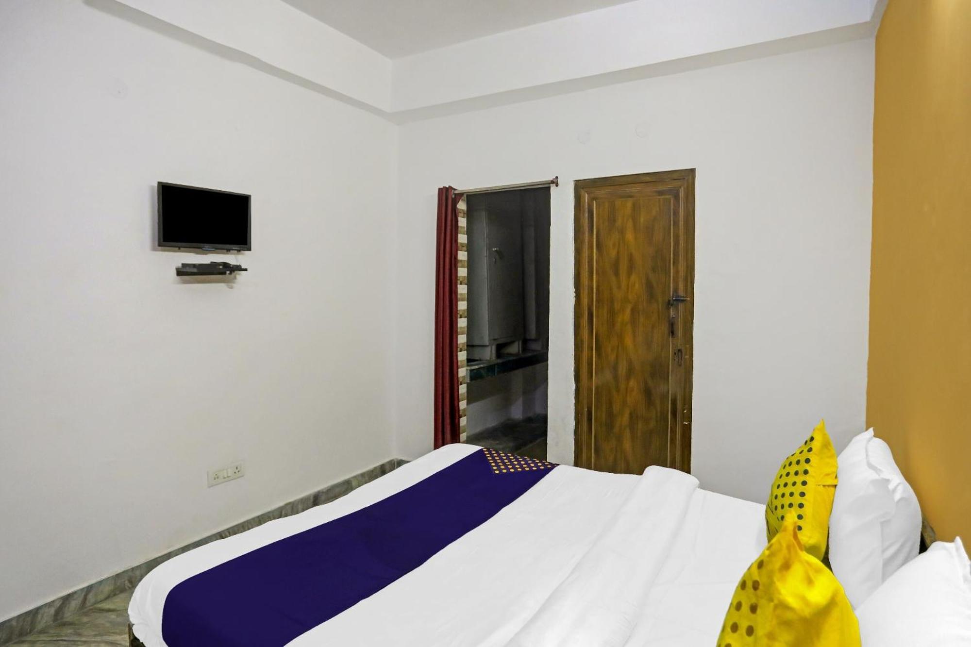 Spot On Raj Hotel Vip Near Worlds Of Wonder Kālkāji Devi 外观 照片