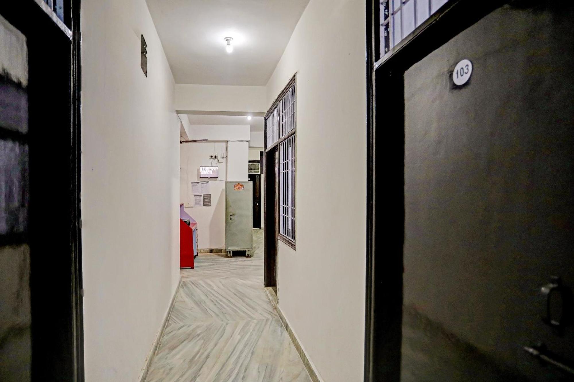 Spot On Raj Hotel Vip Near Worlds Of Wonder Kālkāji Devi 外观 照片